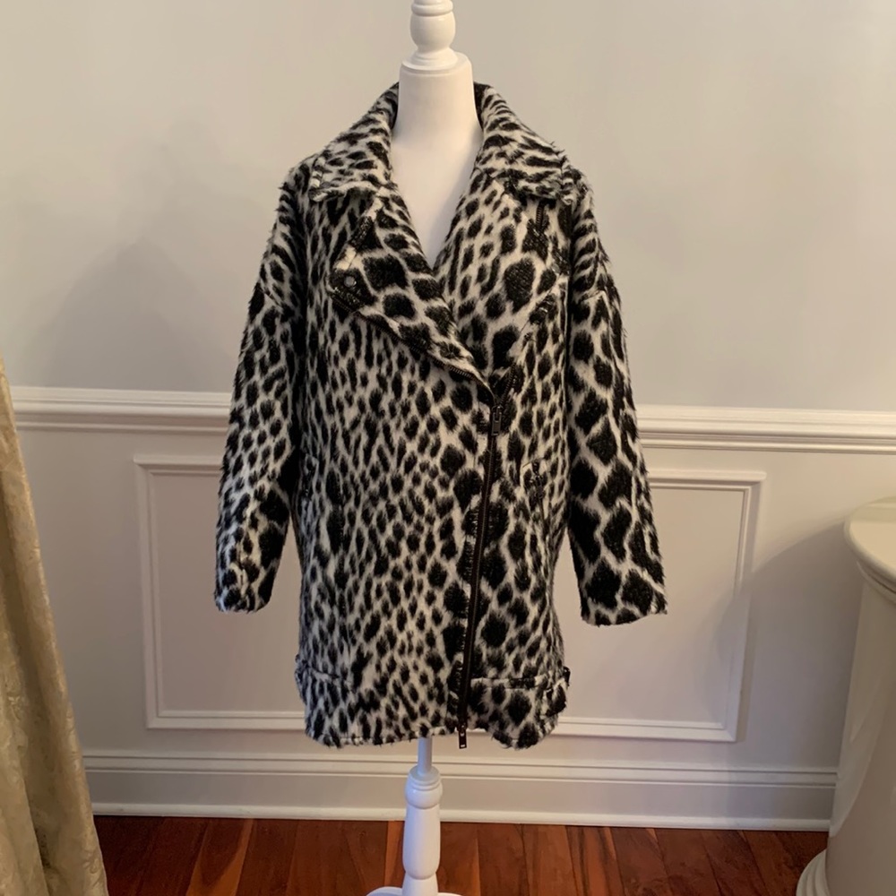 Banana Republic Fuzzy Black & White Coat With Front Zipper Size Medium